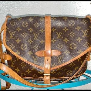 Louis Vuitton Authentic Saumur 30